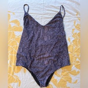 Acacia XL purple python print
